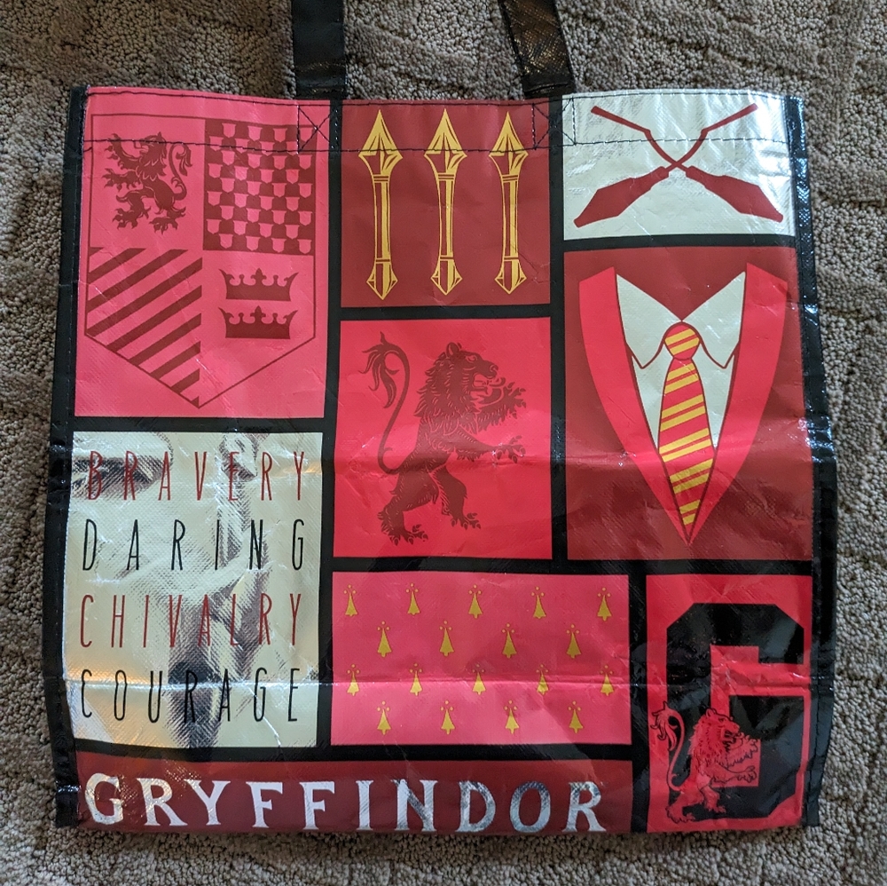 Gryffindor Lot - Picture 7 of 7